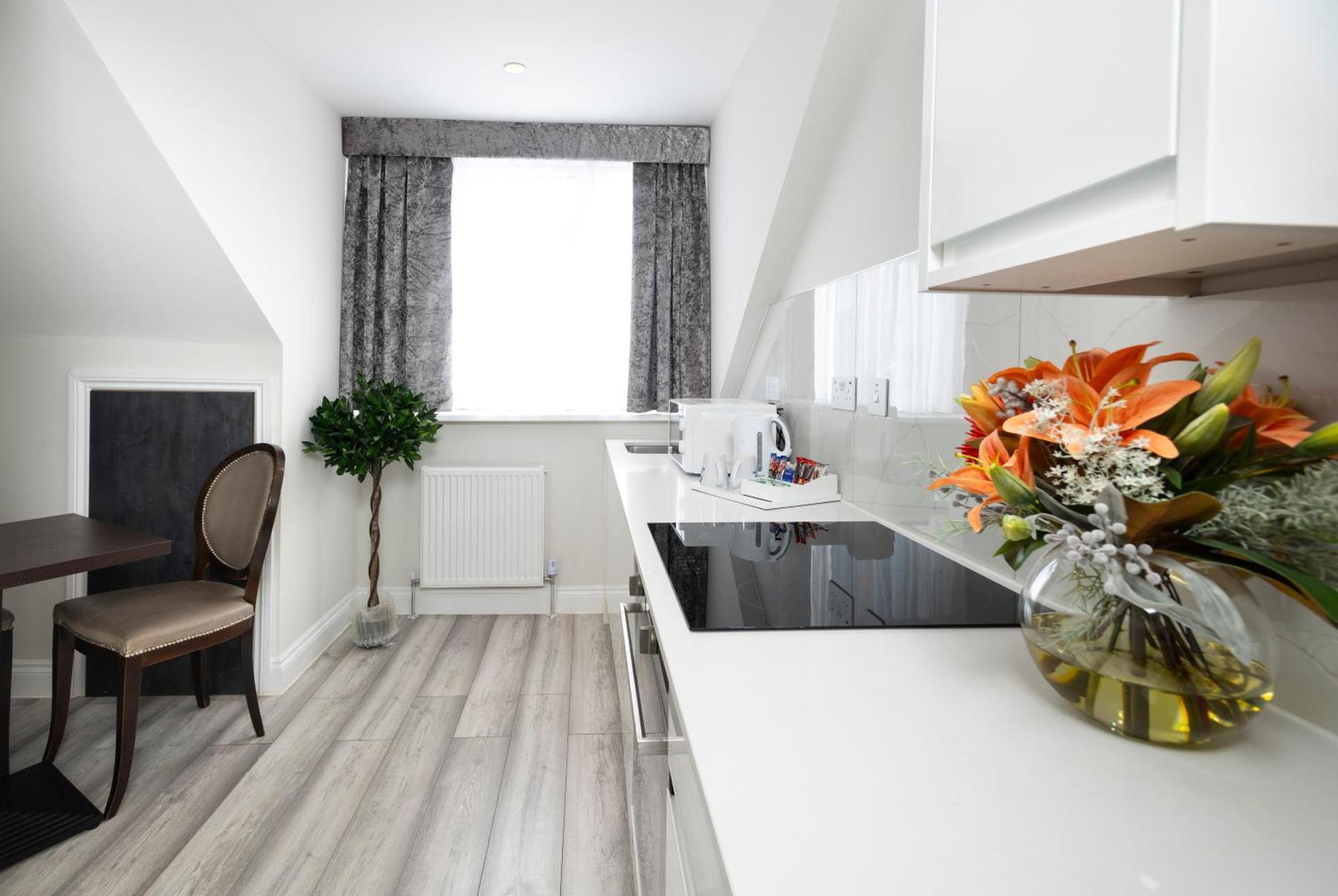 Western Chiswick Palace&suites 3*
